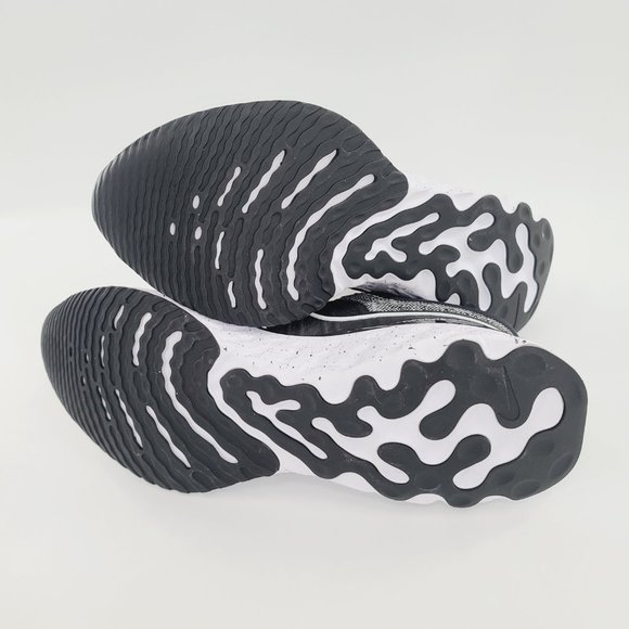 Nike React Infinity Run Flyknit 2 Oreo - Picture 10 of 13